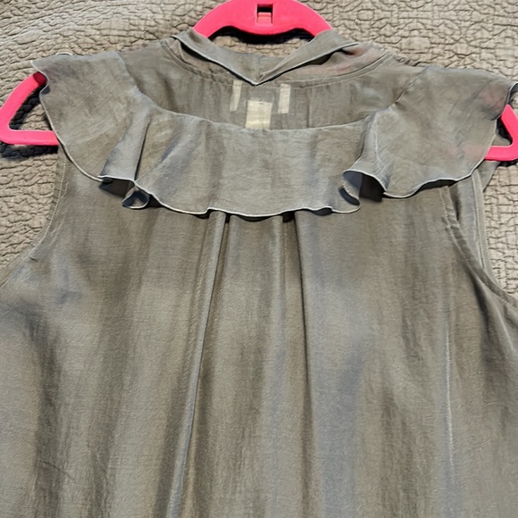 LOFT charcoal grey sleeveless top - Picture 4 of 4